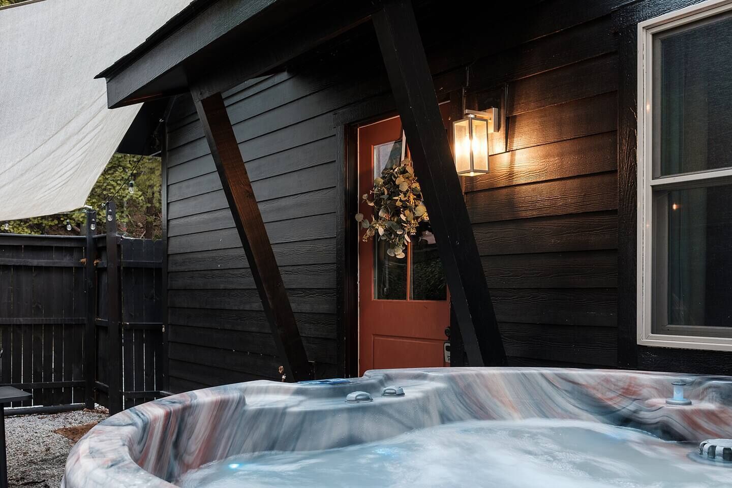 Outdoor spa tub