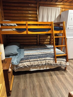 Iron/ironing board, WiFi, bed sheets - Cosy waterfront cottage (Saint-Côme)