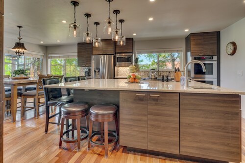 Luxury Northstar Getaway • On Golf Course