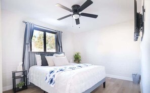 3 habitaciones, escritorio, tabla de planchar con plancha y wifi 