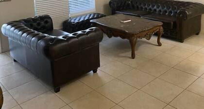 Entire House | 3BR | Cozy Villa in Sun n Lake
