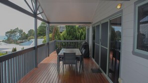 Outdoor dining - Perfect Break (upstairs only) (Crescent Head)