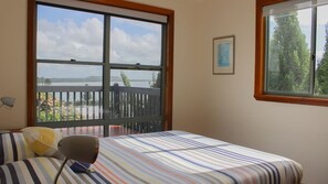 Free WiFi - Perfect Break (upstairs only) (Crescent Head)