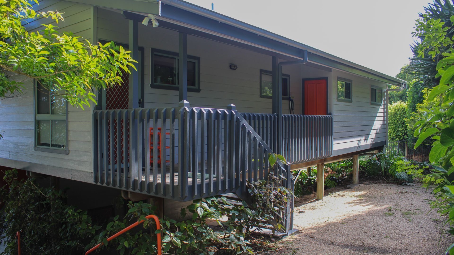 المنشأة من الخارج