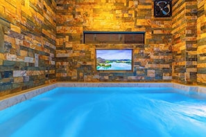 Bồn tắm spa trong nhà