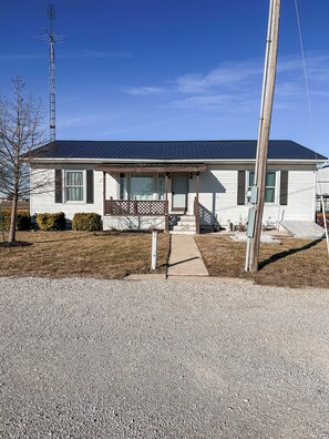 Exterior - Country Comfort House • Relax, Recharge, Repeat (Sullivan)