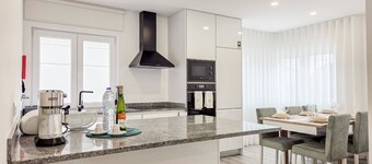 Green Sun Retreat - Apartment with shared pool