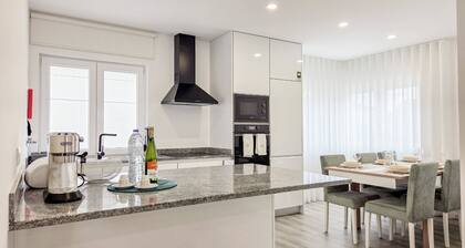 Green Sun Retreat - Apartment with shared pool