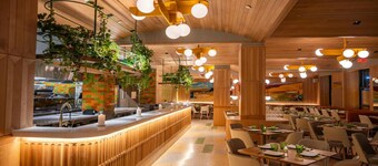 Elegant Midtown Studio Plus at The Quin – Central Park & Broadway Nearby