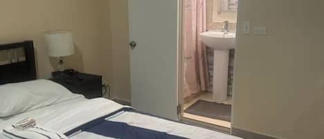 1 bedroom, iron/ironing board, WiFi (free), bed sheets