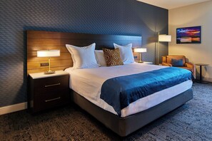 Zimmersafe, Schreibtisch, laptopgeeigneter Arbeitsplatz