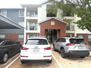Exterior - NRG STADIUM PERFECT ONE BEDROOM APARTMENT. (Houston)