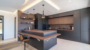 Fridge, microwave, oven, stovetop - Villa Paradise El Gastor by Ruralidays (Cádiz)