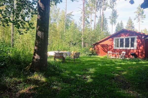 ANNEX in LOW season to rent for 2 persons + dog ONLY.
(main house is CLOSED)