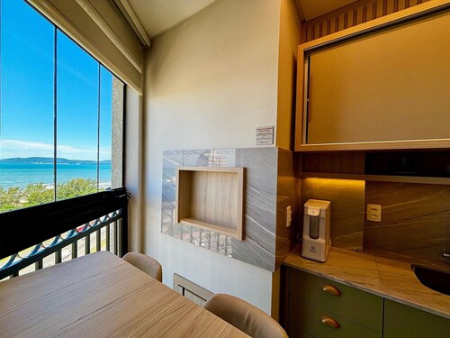 Fully Equipped Apartments With a Prime Location 600 m From Itapema Beach Lprs