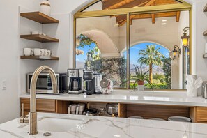 Interior - Kempa Villa - 5 Acre, 8 Bedroom Compound (Palm Desert)