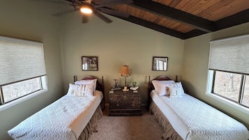 3 bedrooms, iron/ironing board, travel crib, WiFi (free)