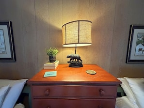 Iron/ironing board, travel cot, free WiFi, bed sheets - To The Mountains | Massanutten Townhouse | Arcade | Near Slopes (McGaheysville)
