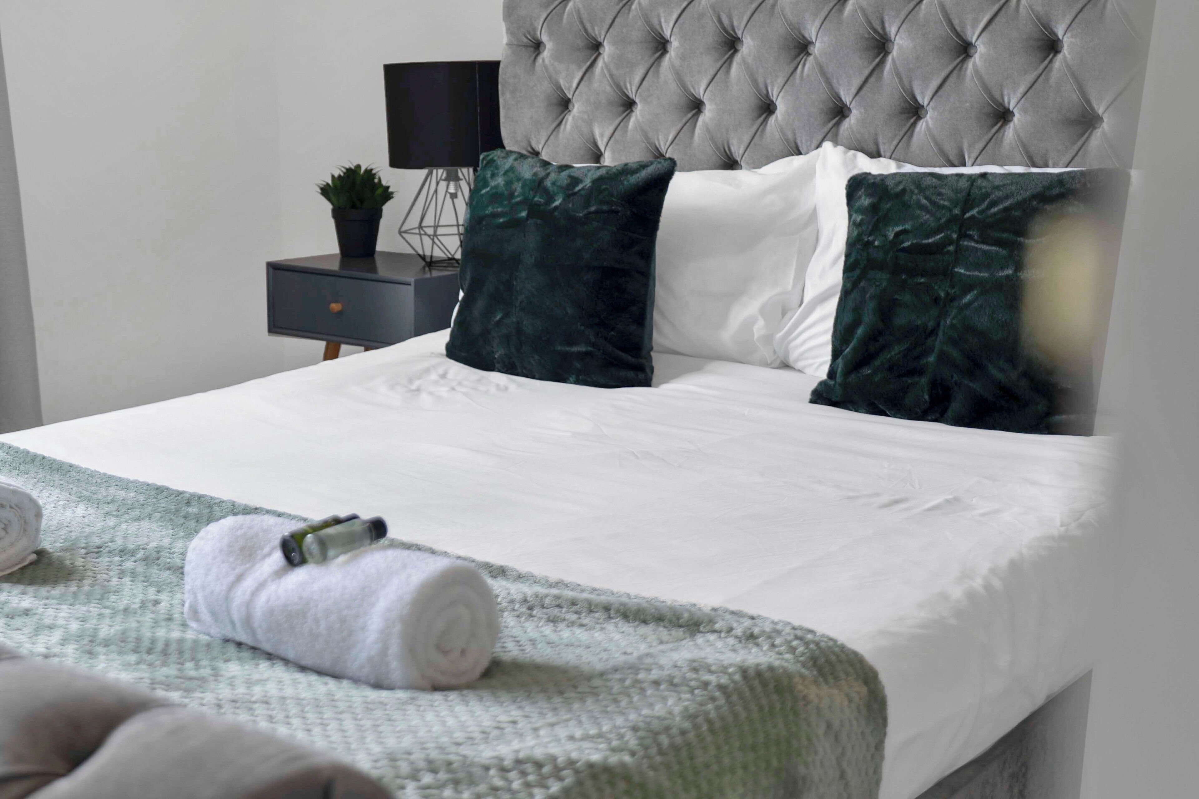 4 chambres, fer et planche à repasser, Wi-Fi gratuit, draps fournis