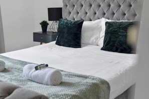 4 chambres, fer et planche à repasser, Wi-Fi gratuit, draps fournis