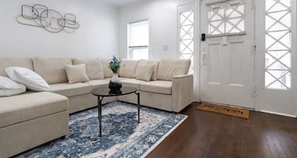 Modern 2-Bedroom House with Free Parking and Convenient Location,