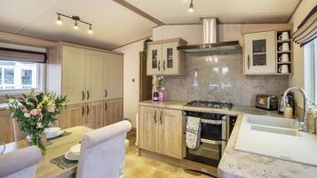 Tủ lạnh, lò vi sóng, lò nướng, bếp nấu