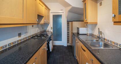 Work Ready Home - Aberdeen - Garden - Fast Wifi