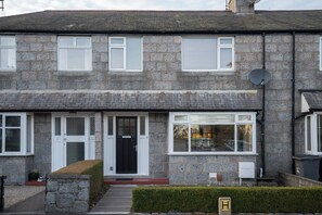 Exterior detail - Work Ready Home - Aberdeen - Garden - Fast Wifi (Edinburgh)