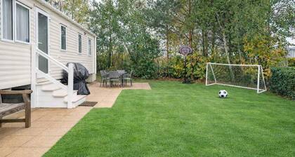 Salt & Sand Retreat - Sleeps 6 - Seton Sands Beach