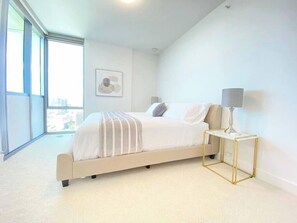 Iron/ironing board, WiFi - Sophisticated 2bdrm Condo with Stunning Views (Honolulu)