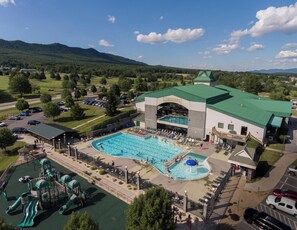 Pool - Enjoyable 2-bed condo with AC at Massanutten Resort in charming McGaheysville VA (McGaheysville)