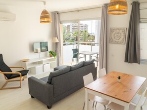 Living area - Apartaments Corall 3A (Salou)