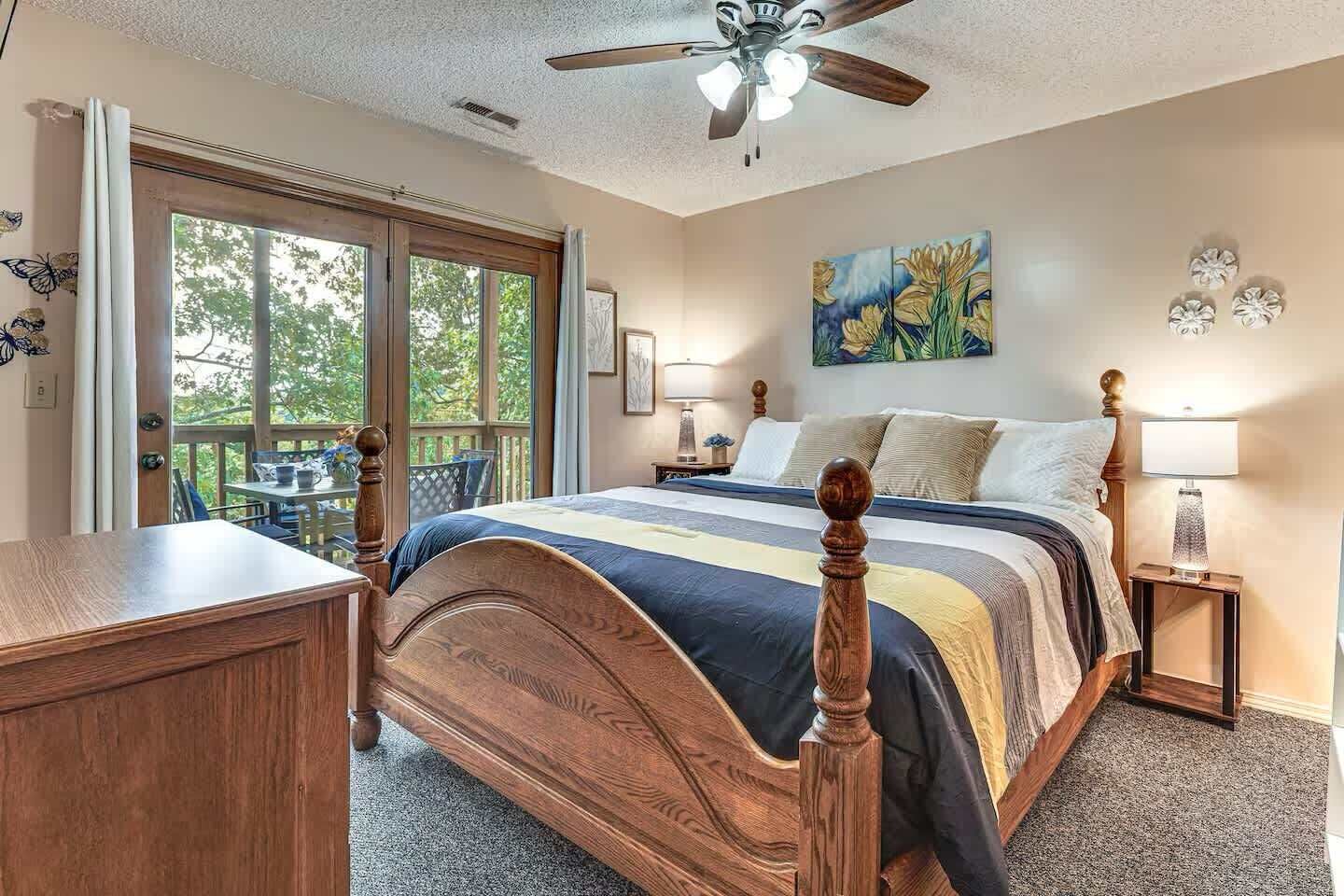 Fer et planche à repasser, lit parapluie, Wi-Fi, draps fournis