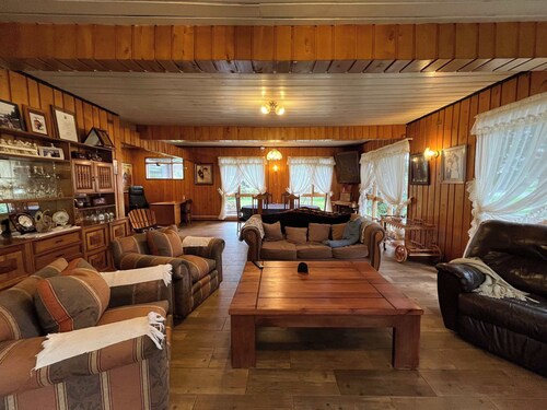 Charming Triple Room in Traditional Wooden House