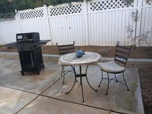 Outdoor dining - 1-minute Walk to Downtown El Paseo! 2BR/2BA Condo w/ Kitchen (Palm Desert)