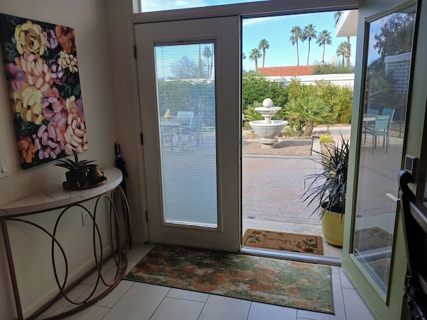 Interior - 1-minute Walk to Downtown El Paseo! 2BR/2BA Condo w/ Kitchen (Palm Desert)