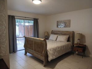 2 bedrooms, iron/ironing board, free WiFi, bed sheets - 1-minute Walk to Downtown El Paseo! 2BR/2BA Condo w/ Kitchen (Palm Desert)