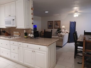 Interior - 1-minute Walk to Downtown El Paseo! 2BR/2BA Condo w/ Kitchen (Palm Desert)