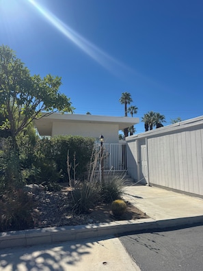 Exterior - 1-minute Walk to Downtown El Paseo! 2BR/2BA Condo w/ Kitchen (Palm Desert)