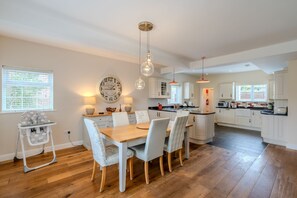 Dining - Explore the North Norfolk coast from our base in Sheringham (Sheringham)