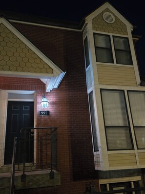 Exterior detail - 2-bedroom townhome in beautiful downtown Kansas City (Kansas City)