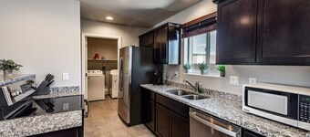 Modern Comfort: Quiet Neighborhood Near Parks