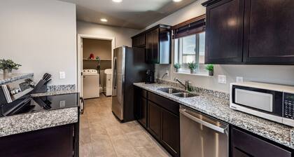 Modern Comfort: Quiet Neighborhood Near Parks