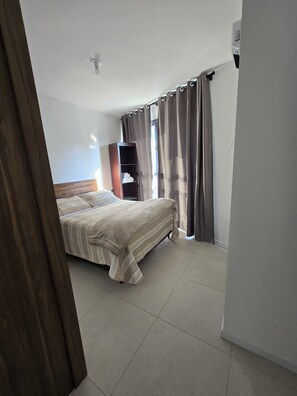 1 bedroom, free WiFi, wheelchair access - Peaceful 1-bedroom apartment with AC in Florianópolis (Florianópolis)