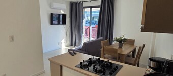 Peaceful 1-bedroom apartment with AC in Florianópolis