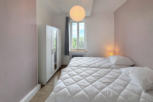 4 bedrooms, travel cot, free WiFi