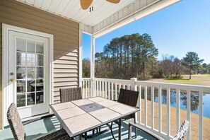Outdoor dining - Fairways to Seashells (Sunset Beach)