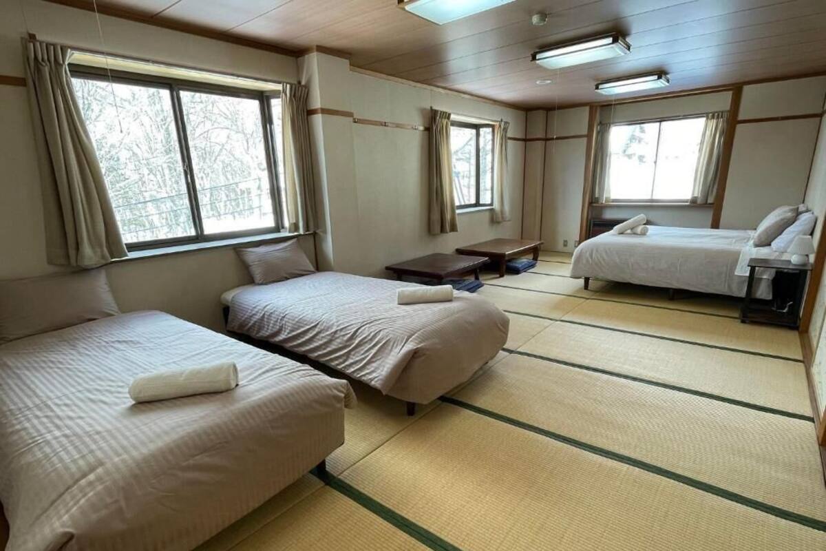 デラックス 4 人部屋 マウンテンビュー
