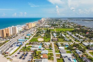Interior - Summer Lovin' In Paradise (Daytona Beach)