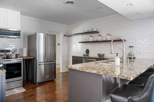 Play & Stay Dallas Home w/ Gym + Gameroom + Wifi